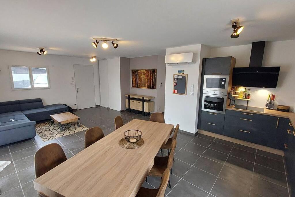 Maison Neuve Proche Station De Ski, 10 Couchages, Confort Villa